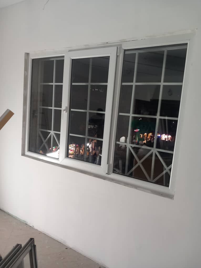 درپنجره یو پی وی سی